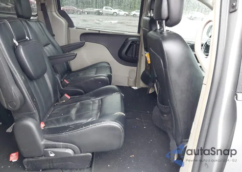 2016 Chrysler Town & Country Touring z USA, uszkodzony, nr VIN 2C4RC1BG0GR306291